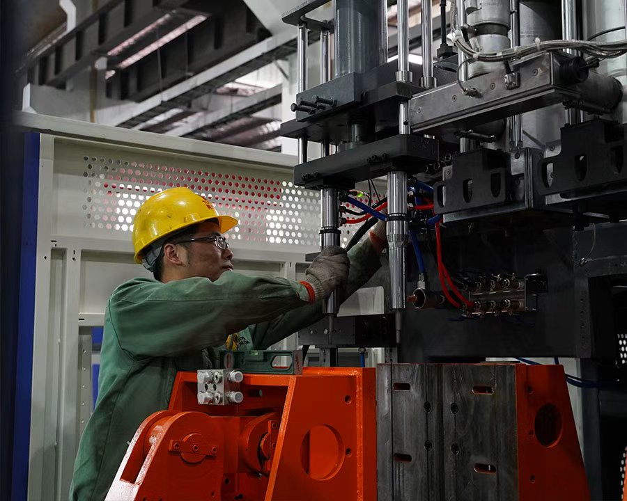 Machine production and testing workshop